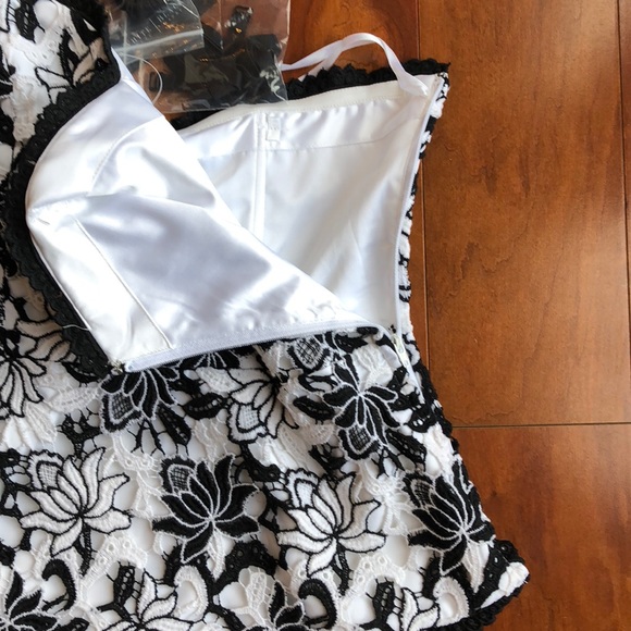 NWT WHITE HOUSE BLACK MARKET FLORAL LACE BUSTIER,6 - Picture 6 of 7